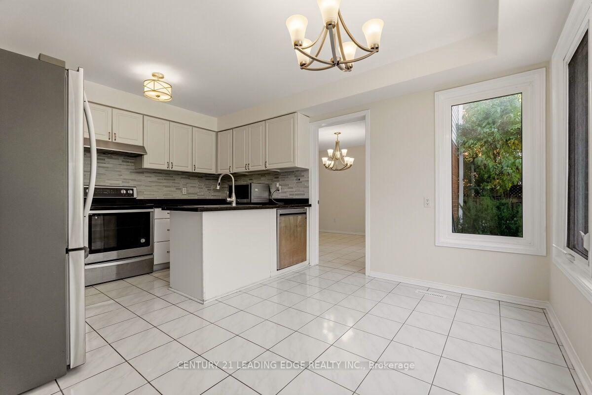 Photo 16 of 2409 Butternut Crescent, Burlington, Headon — HOMEH