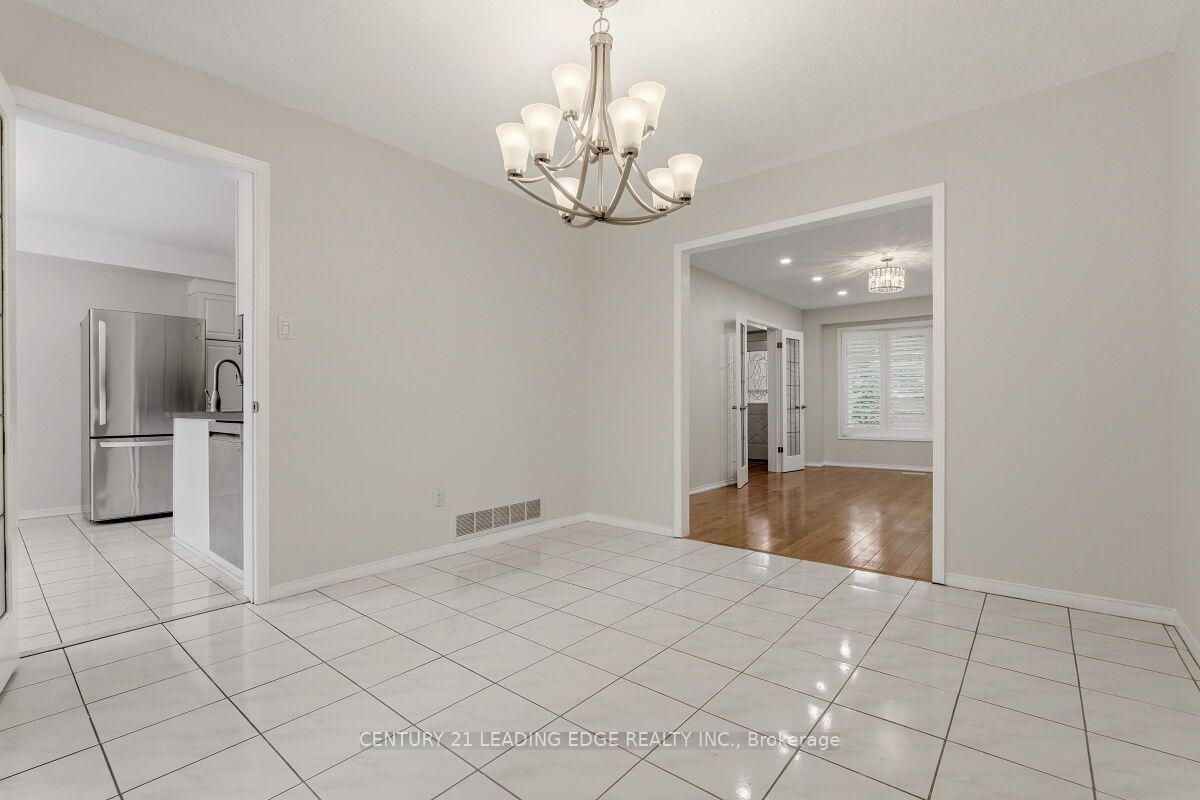 Photo 17 of 2409 Butternut Crescent, Burlington, Headon — HOMEH
