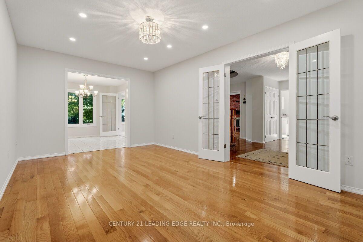 Photo 21 of 2409 Butternut Crescent, Burlington, Headon — HOMEH