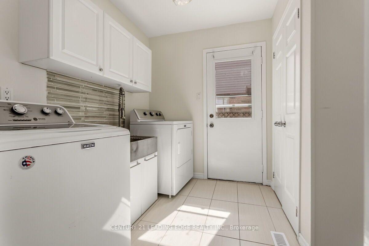 Photo 22 of 2409 Butternut Crescent, Burlington, Headon — HOMEH