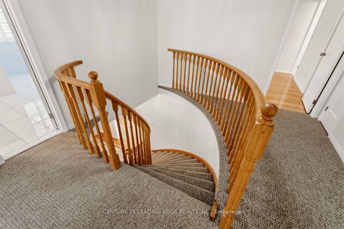 Photo 25 of 2409 Butternut Crescent, Burlington, Headon — HOMEH