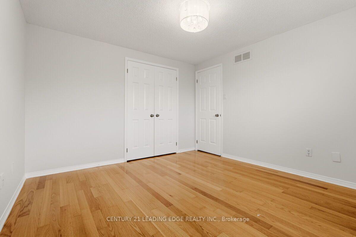 Photo 32 of 2409 Butternut Crescent, Burlington, Headon — HOMEH