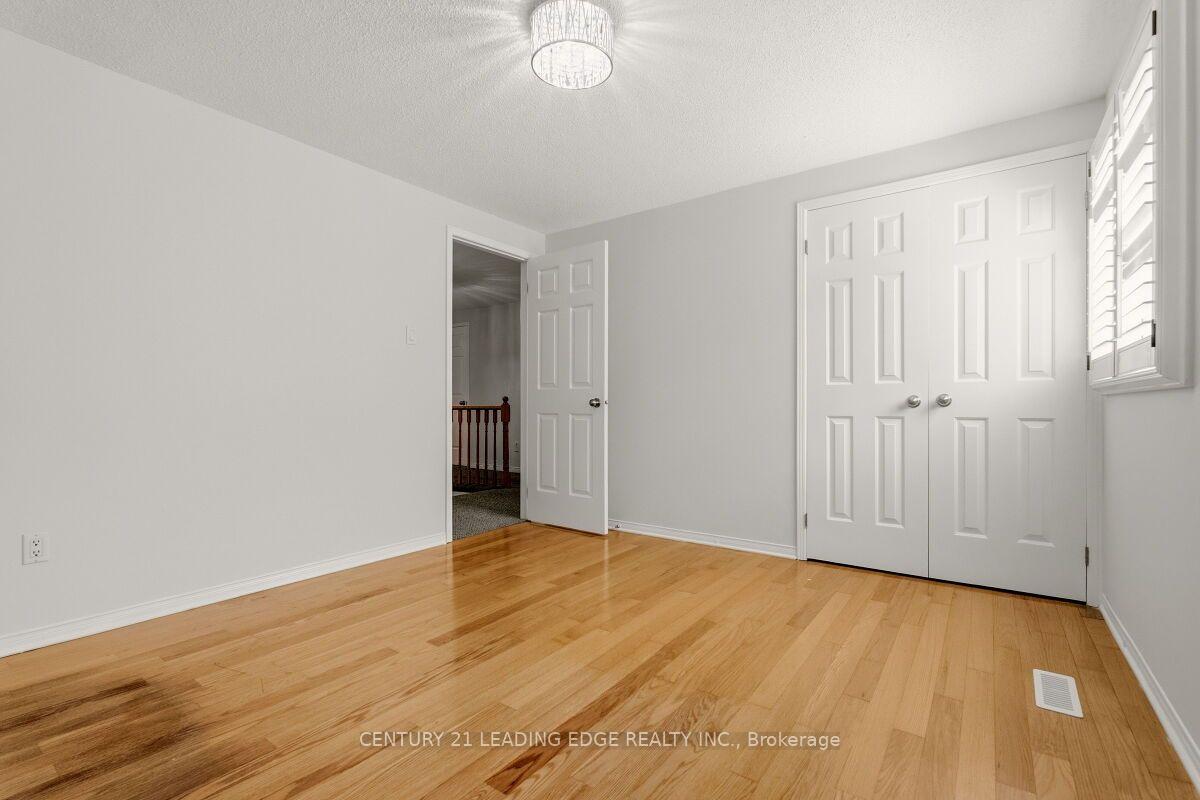 Photo 33 of 2409 Butternut Crescent, Burlington, Headon — HOMEH