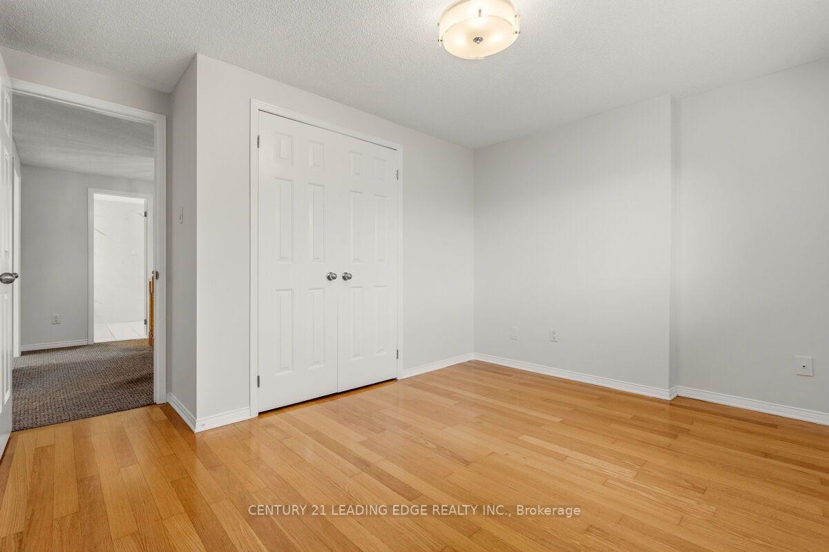 Photo 35 of 2409 Butternut Crescent, Burlington, Headon — HOMEH