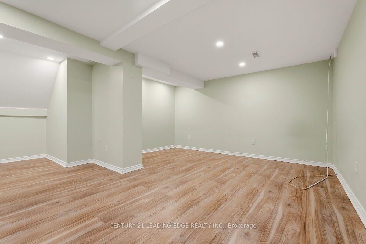 Photo 43 of 2409 Butternut Crescent, Burlington, Headon — HOMEH
