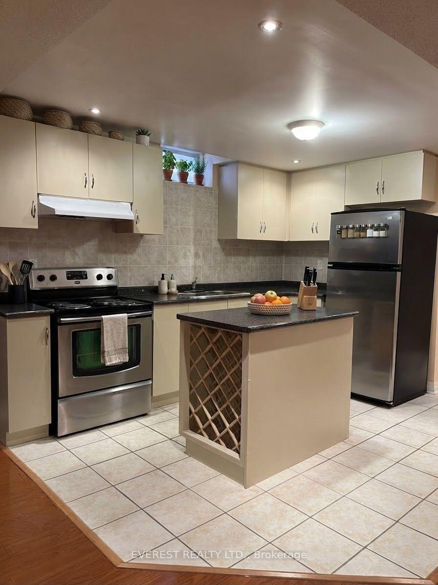 Photo 8 of 6479 Valiant Heights, Mississauga, Meadowvale Village — HOMEH