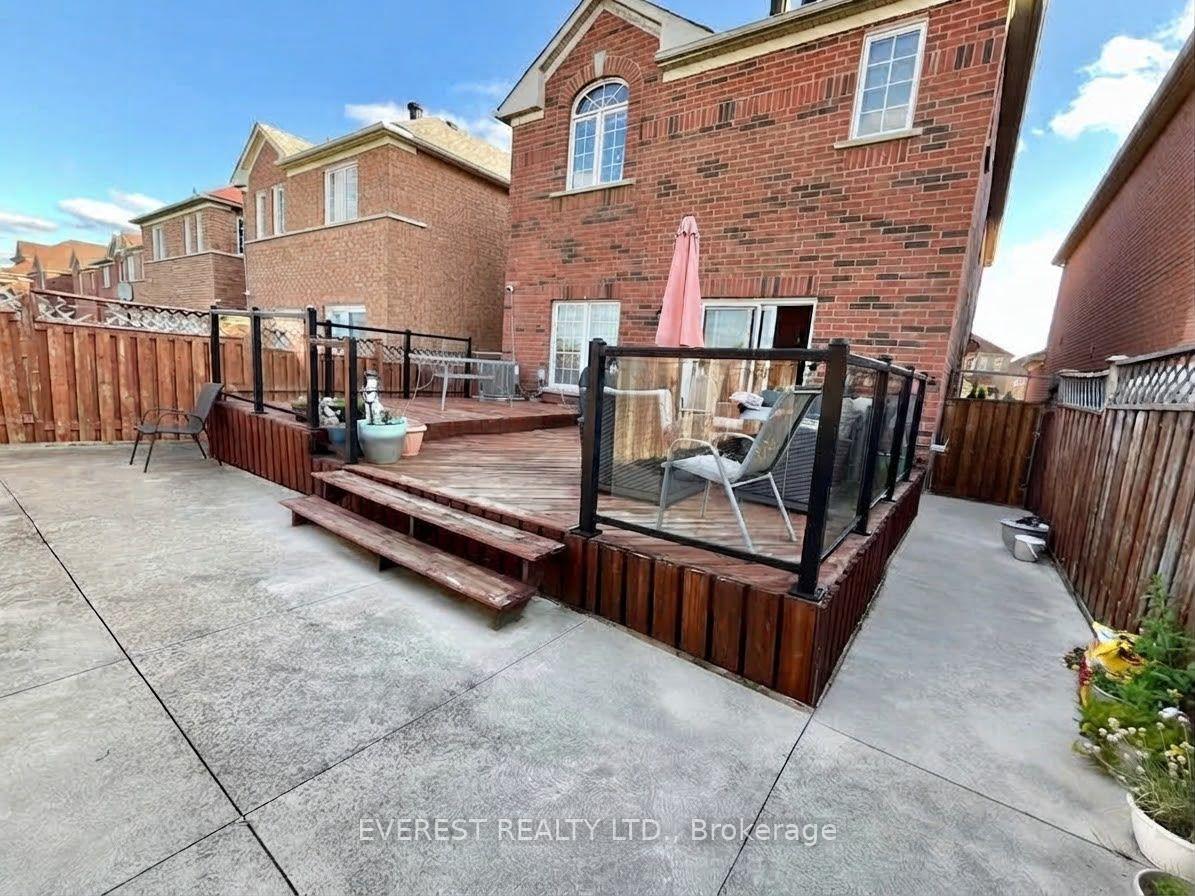Photo 9 of 6479 Valiant Heights, Mississauga, Meadowvale Village — HOMEH