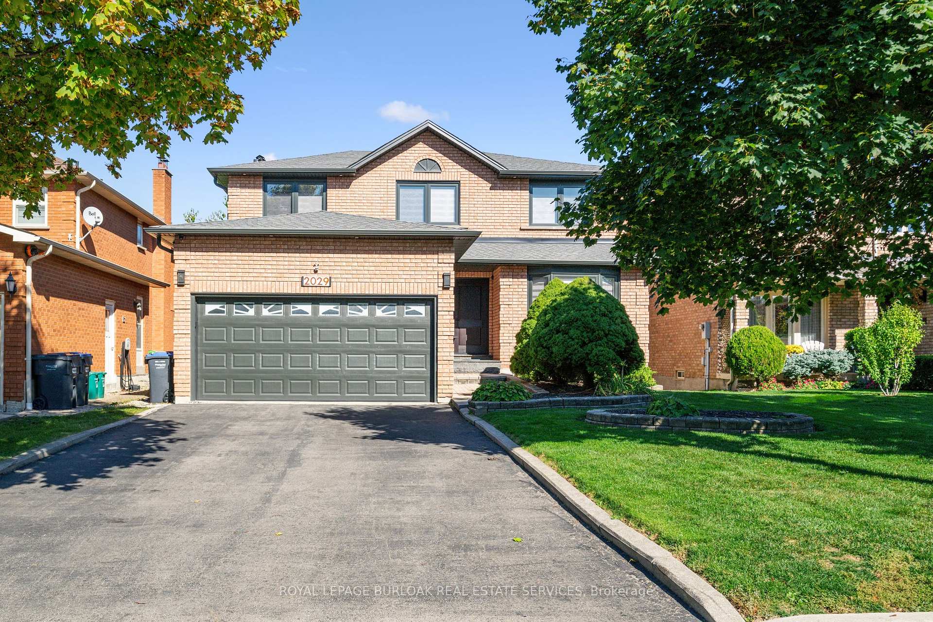 Photo 2 of 2029 Kempton Park Drive, Mississauga, Central Erin Mills — HOMEH