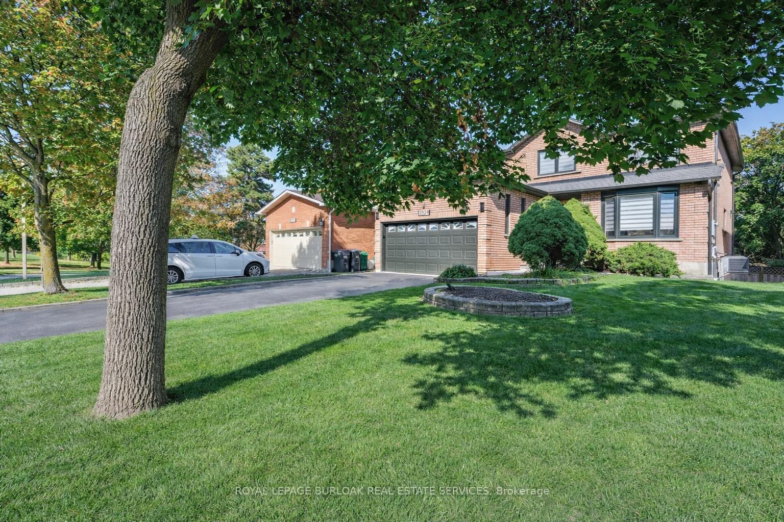 Photo 3 of 2029 Kempton Park Drive, Mississauga, Central Erin Mills — HOMEH