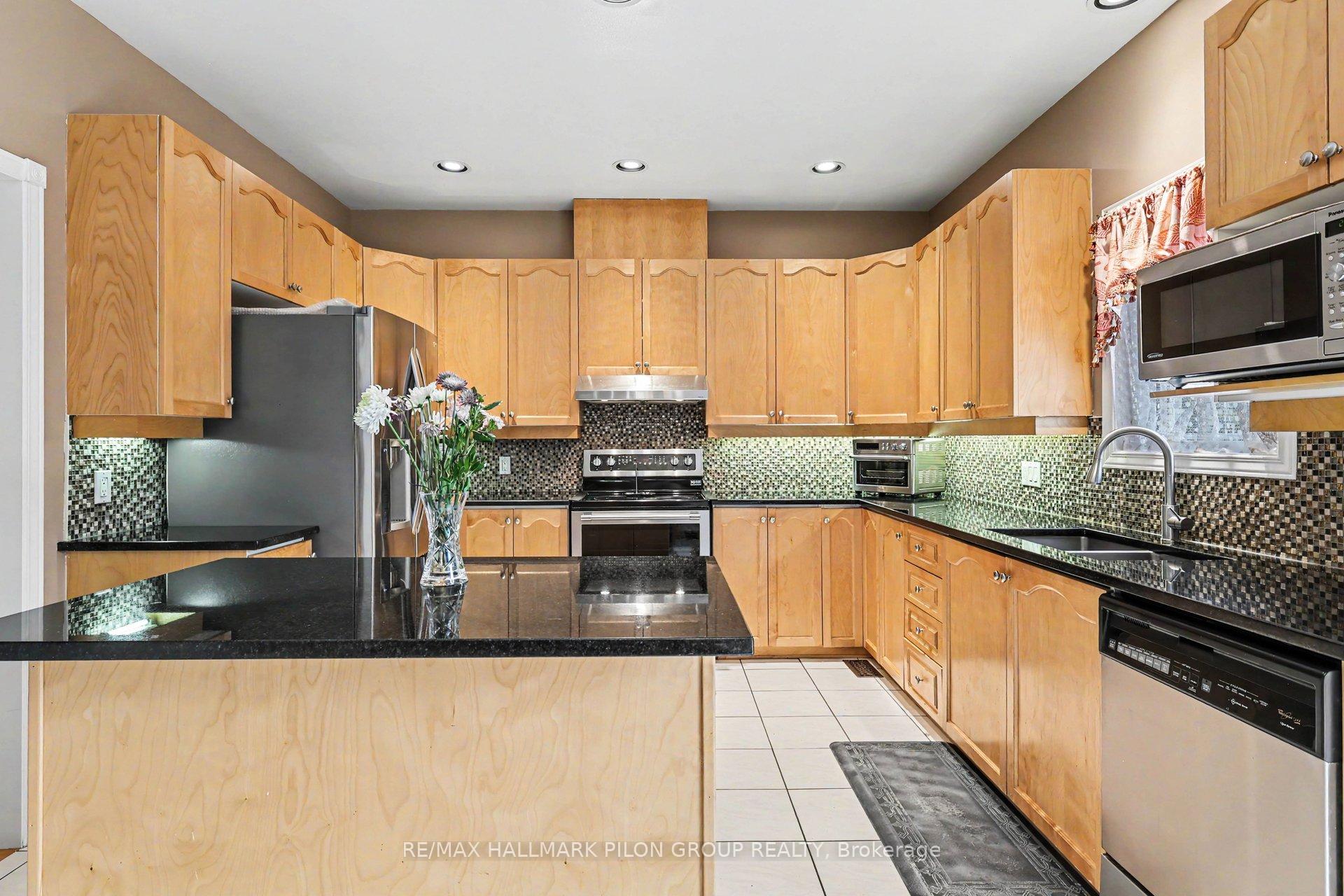 Photo 3 of 2039 Calico Crescent, Ottawa, Notting Hill/Summerside — HOMEH