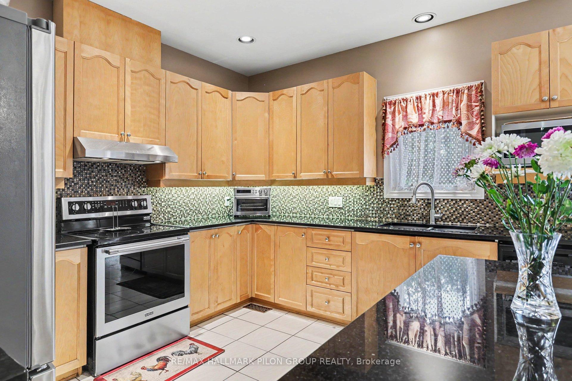 Photo 4 of 2039 Calico Crescent, Ottawa, Notting Hill/Summerside — HOMEH