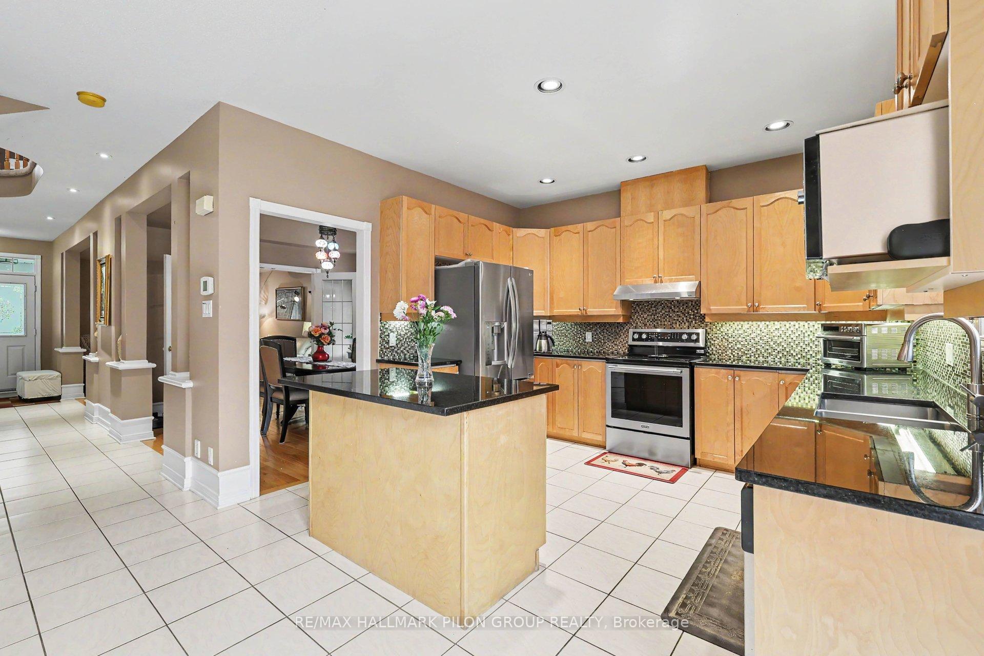 Photo 5 of 2039 Calico Crescent, Ottawa, Notting Hill/Summerside — HOMEH