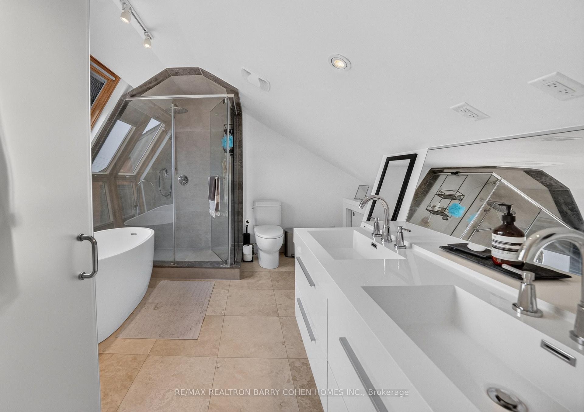 Photo 33 of 120 Hope Street, Toronto, Corso Italia-Davenport — HOMEH