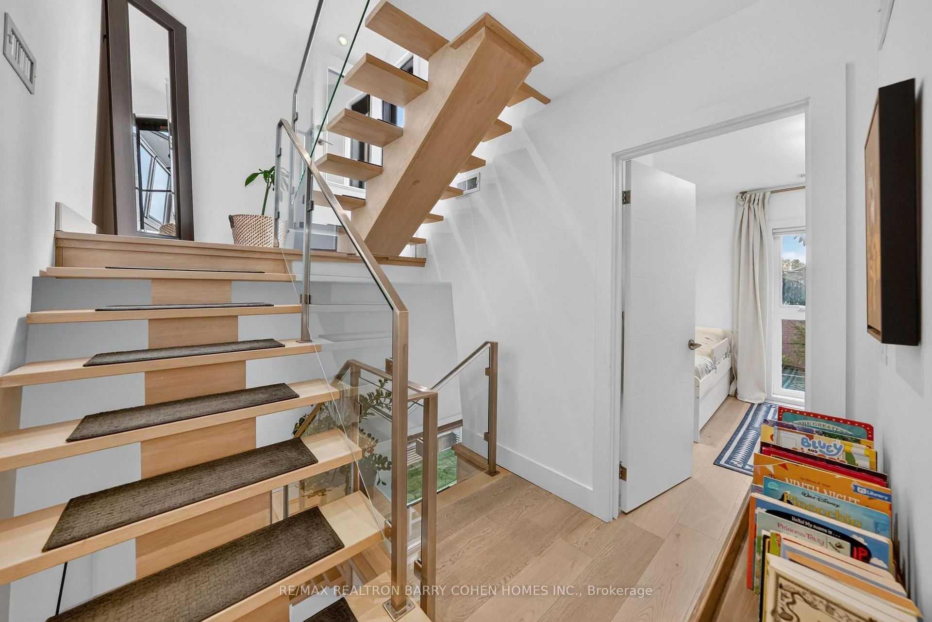 Photo 27 of 120 Hope Street, Toronto, Corso Italia-Davenport — HOMEH