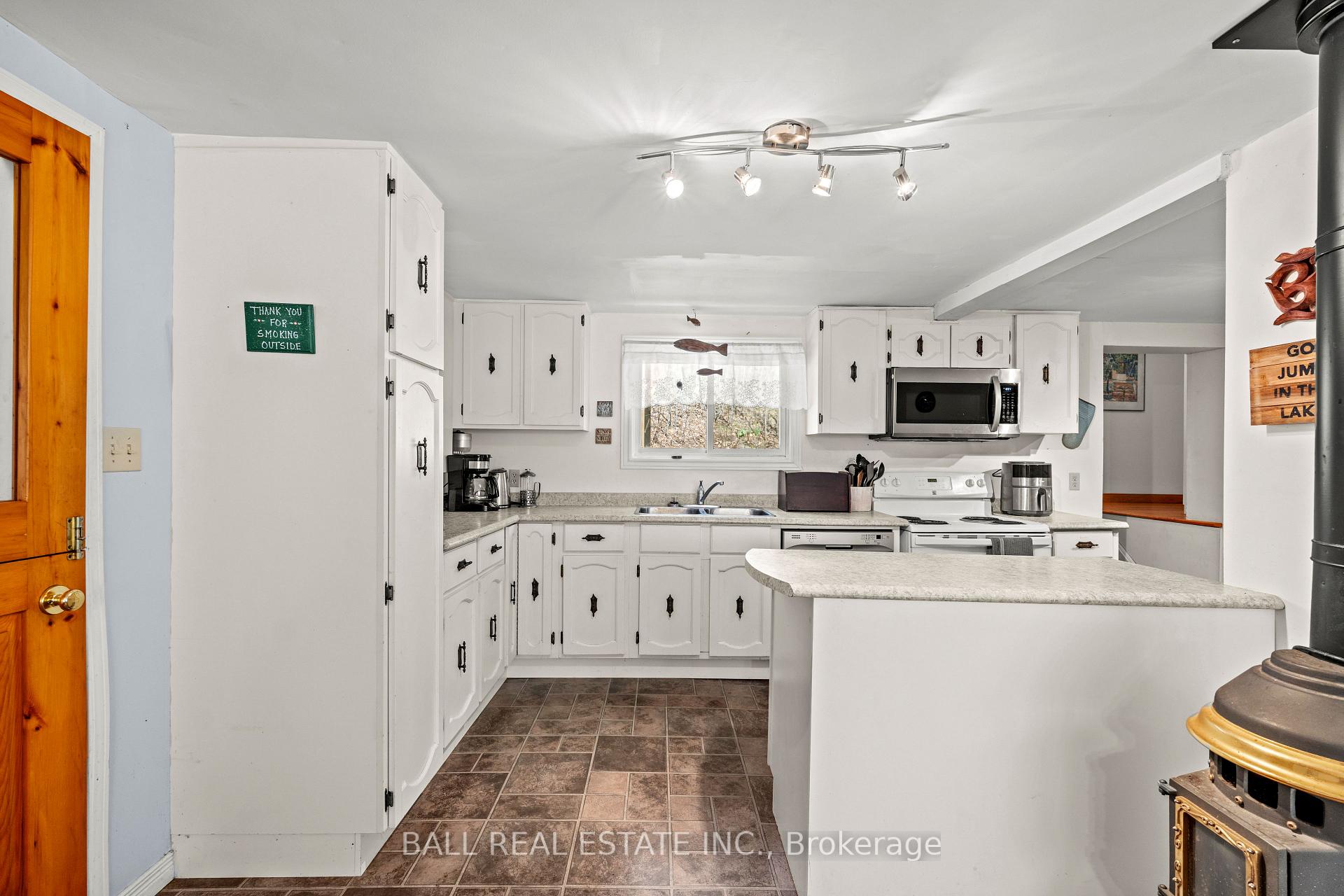 Photo 11 of 1089 Cedar Crest Lane, Frontenac, Frontenac North — HOMEH