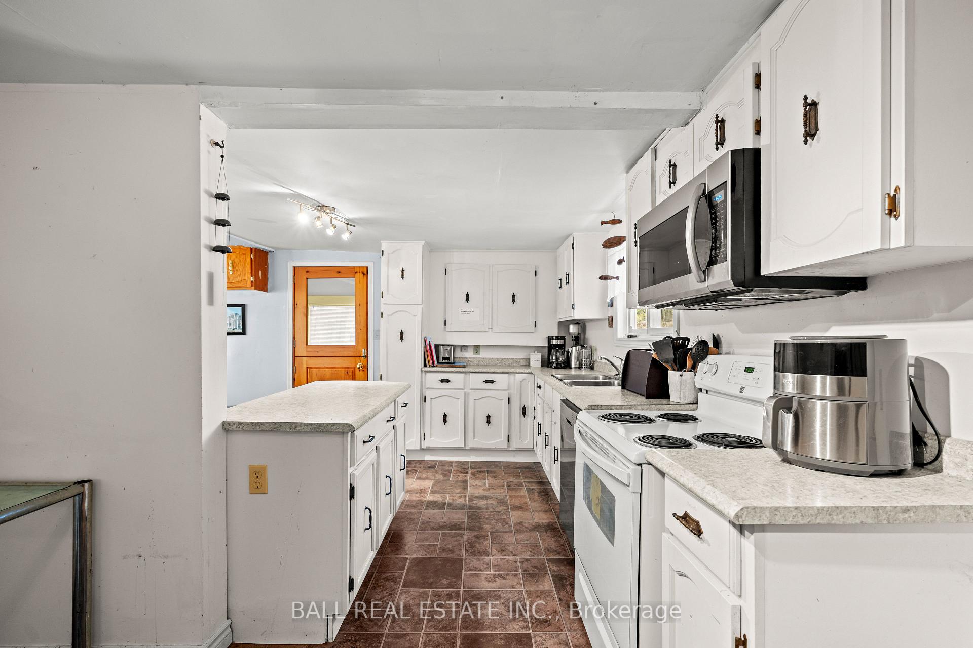 Photo 13 of 1089 Cedar Crest Lane, Frontenac, Frontenac North — HOMEH