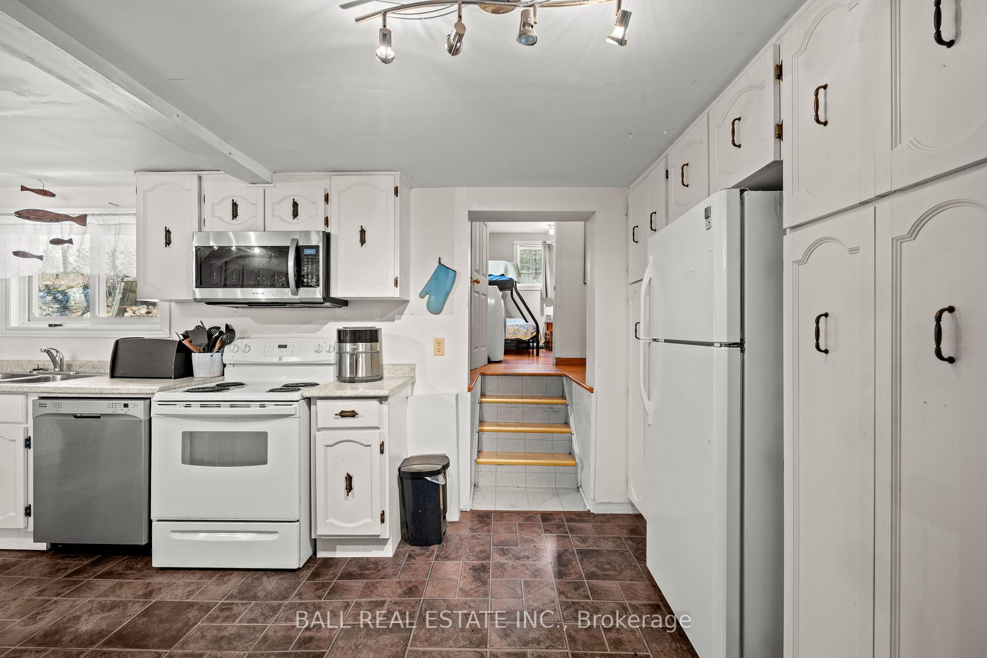 Photo 14 of 1089 Cedar Crest Lane, Frontenac, Frontenac North — HOMEH