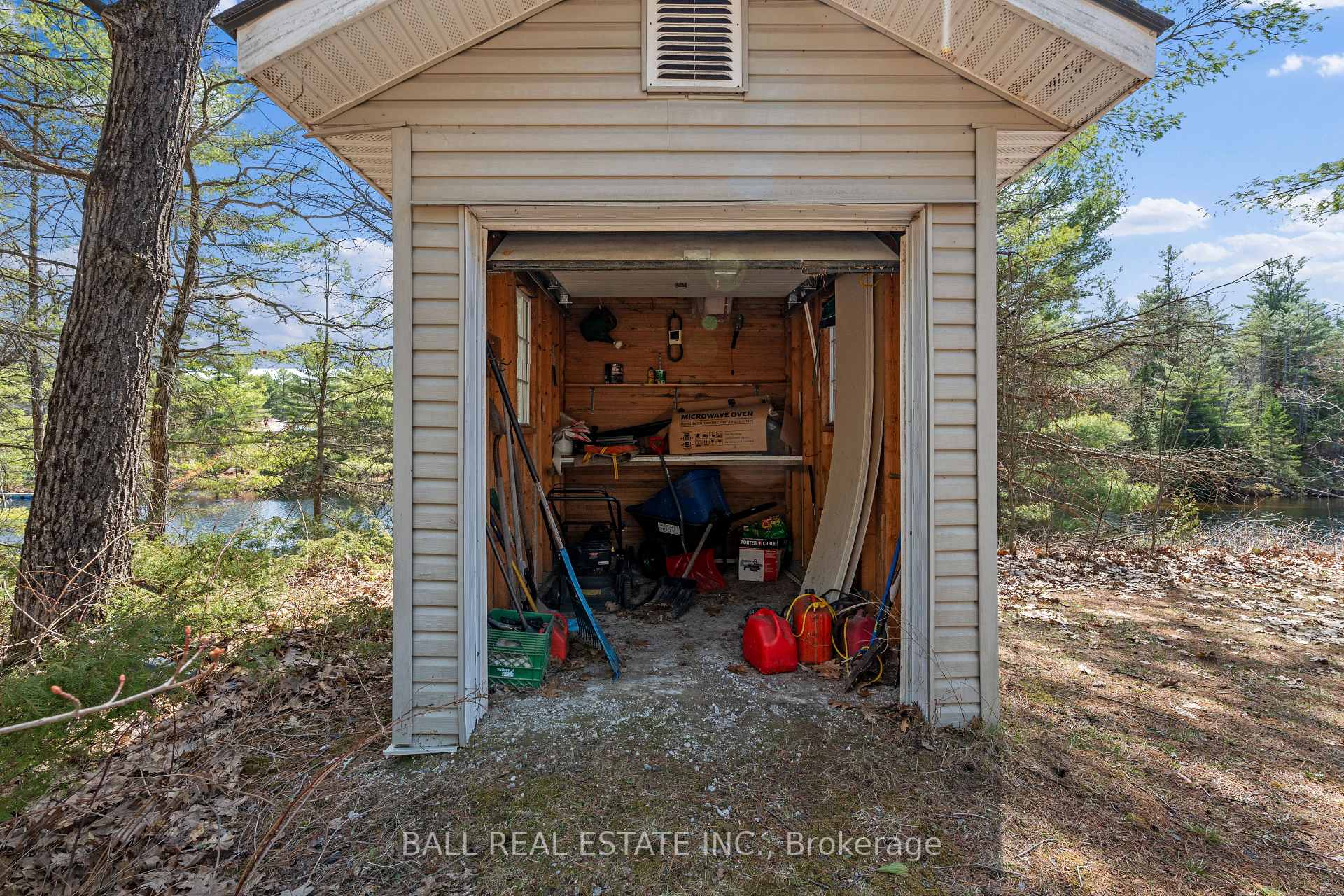 Photo 45 of 1089 Cedar Crest Lane, Frontenac, Frontenac North — HOMEH