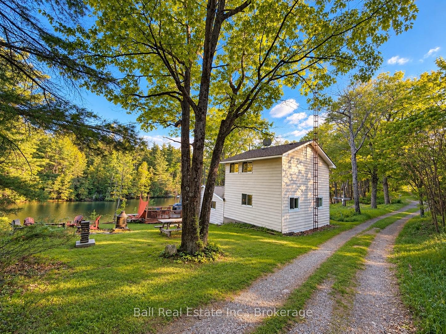 Photo 2 of 1089 Cedar Crest Lane, Frontenac, Frontenac North — HOMEH