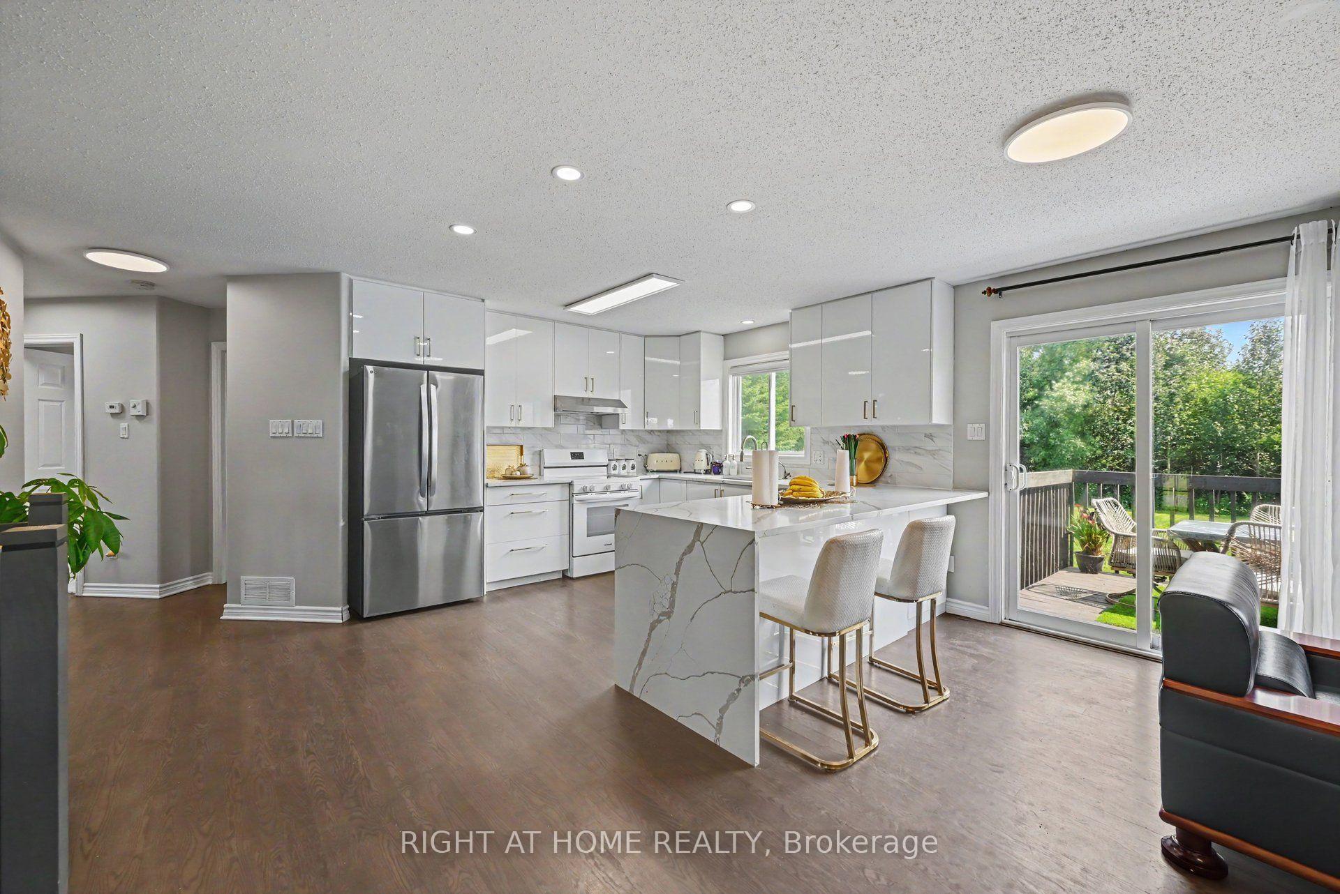 Photo 4 of 1588 Scottanne Street, Ottawa, Greely — HOMEH