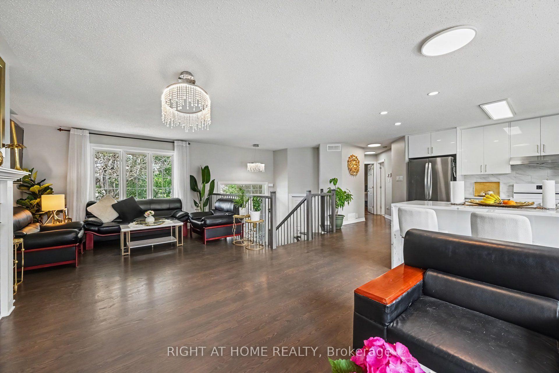 Photo 5 of 1588 Scottanne Street, Ottawa, Greely — HOMEH