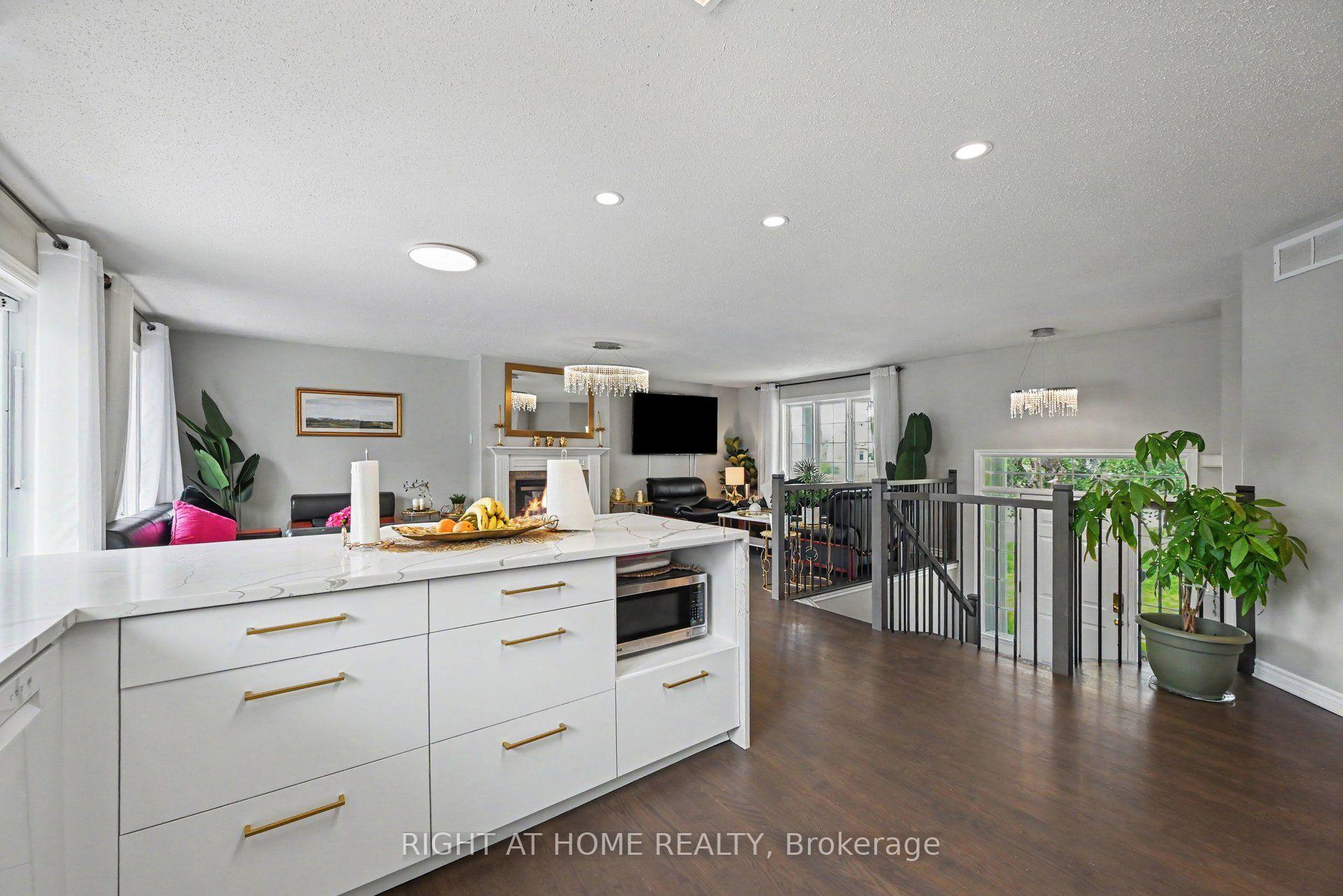Photo 7 of 1588 Scottanne Street, Ottawa, Greely — HOMEH