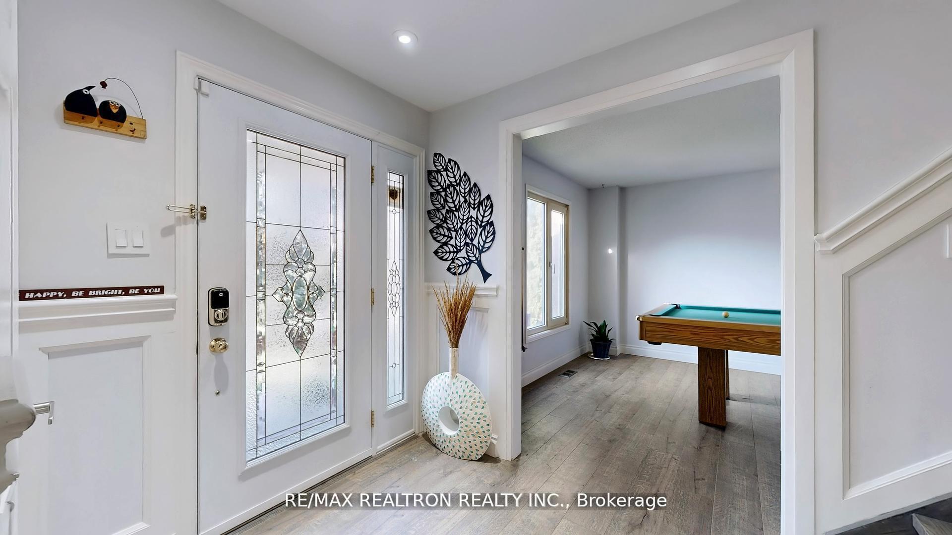 Photo 3 of 200 Mccaffrey Road, Newmarket, Glenway Estates — HOMEH