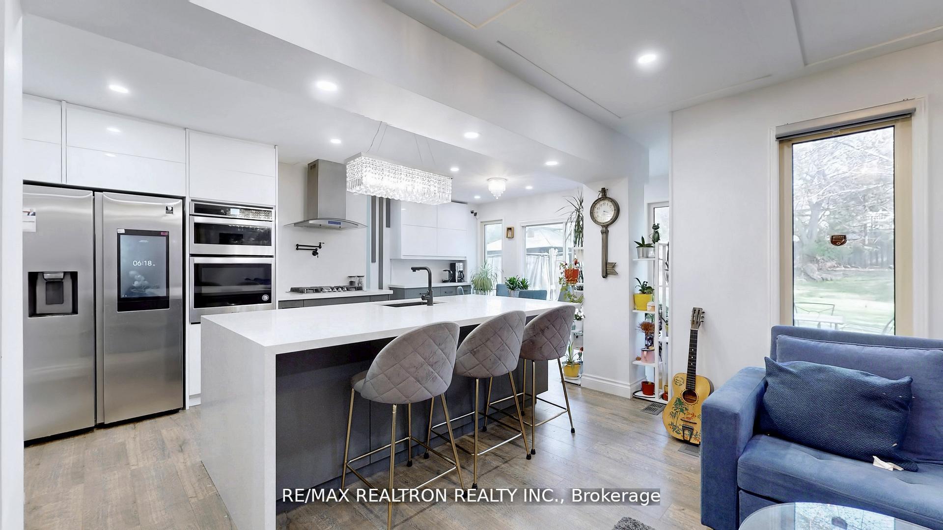 Photo 5 of 200 Mccaffrey Road, Newmarket, Glenway Estates — HOMEH