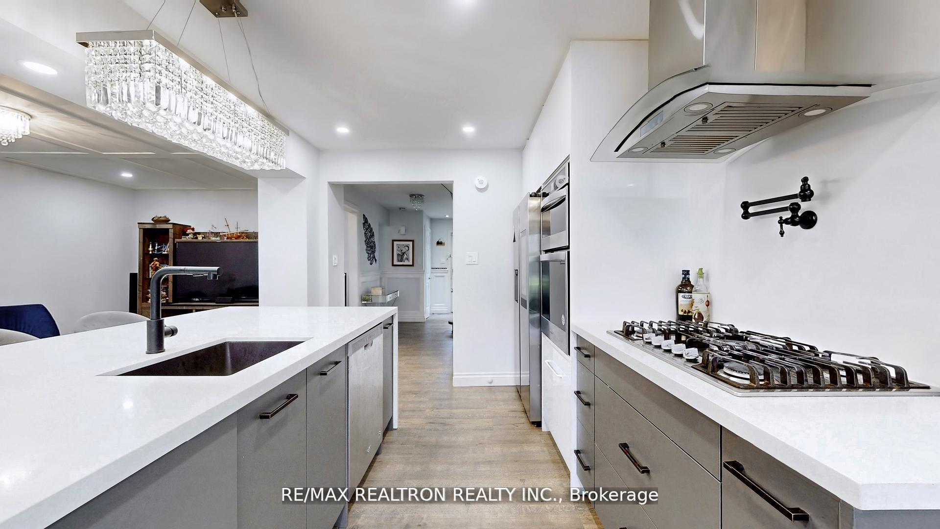 Photo 6 of 200 Mccaffrey Road, Newmarket, Glenway Estates — HOMEH