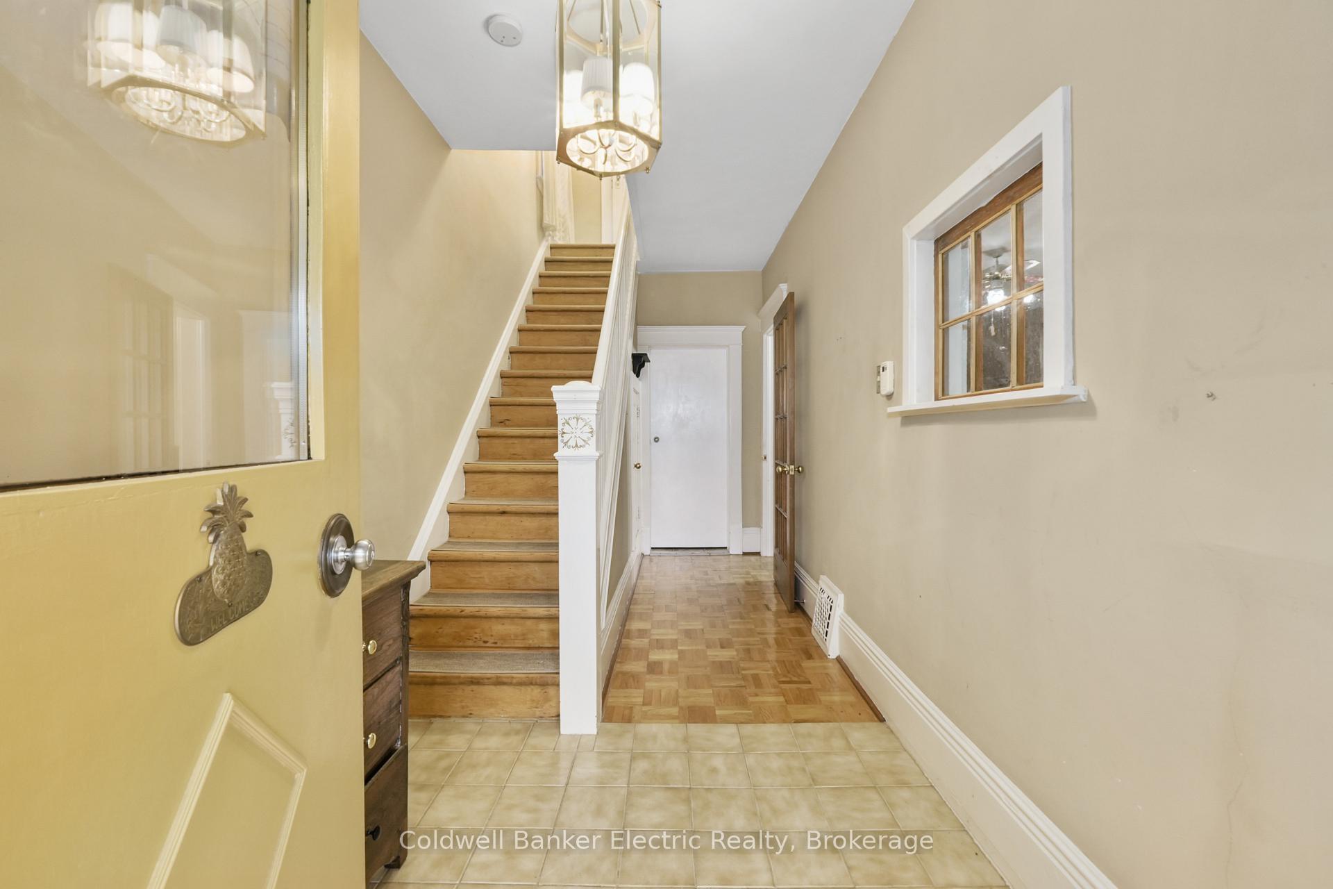 Photo 5 of 553 Chamberlain Street, Peterborough, Town Ward 3 — HOMEH