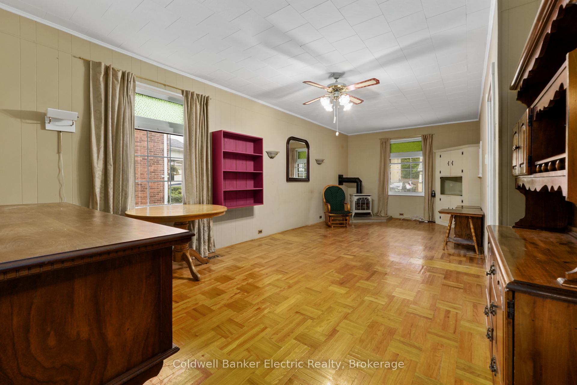 Photo 7 of 553 Chamberlain Street, Peterborough, Town Ward 3 — HOMEH