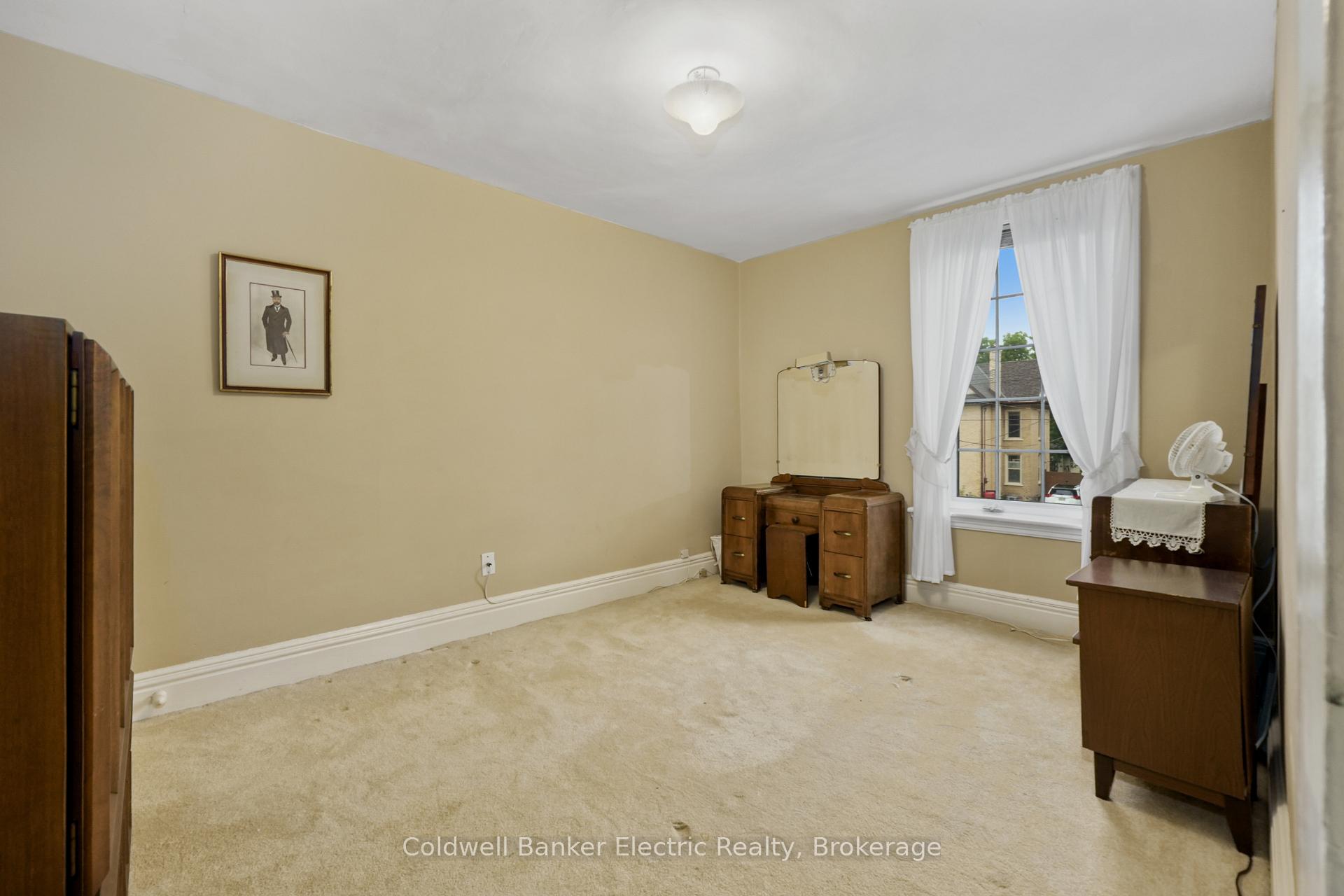 Photo 18 of 553 Chamberlain Street, Peterborough, Town Ward 3 — HOMEH