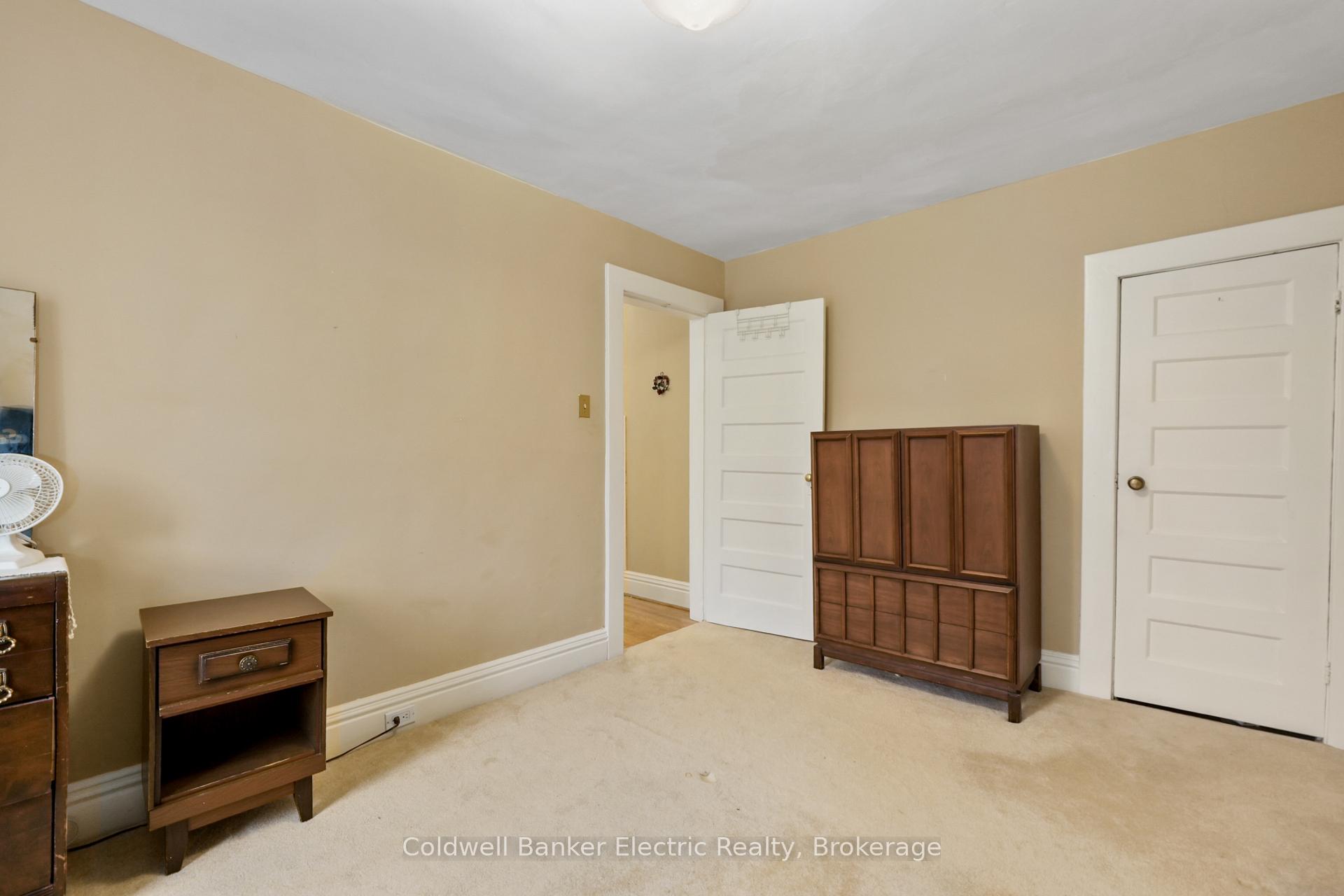 Photo 19 of 553 Chamberlain Street, Peterborough, Town Ward 3 — HOMEH