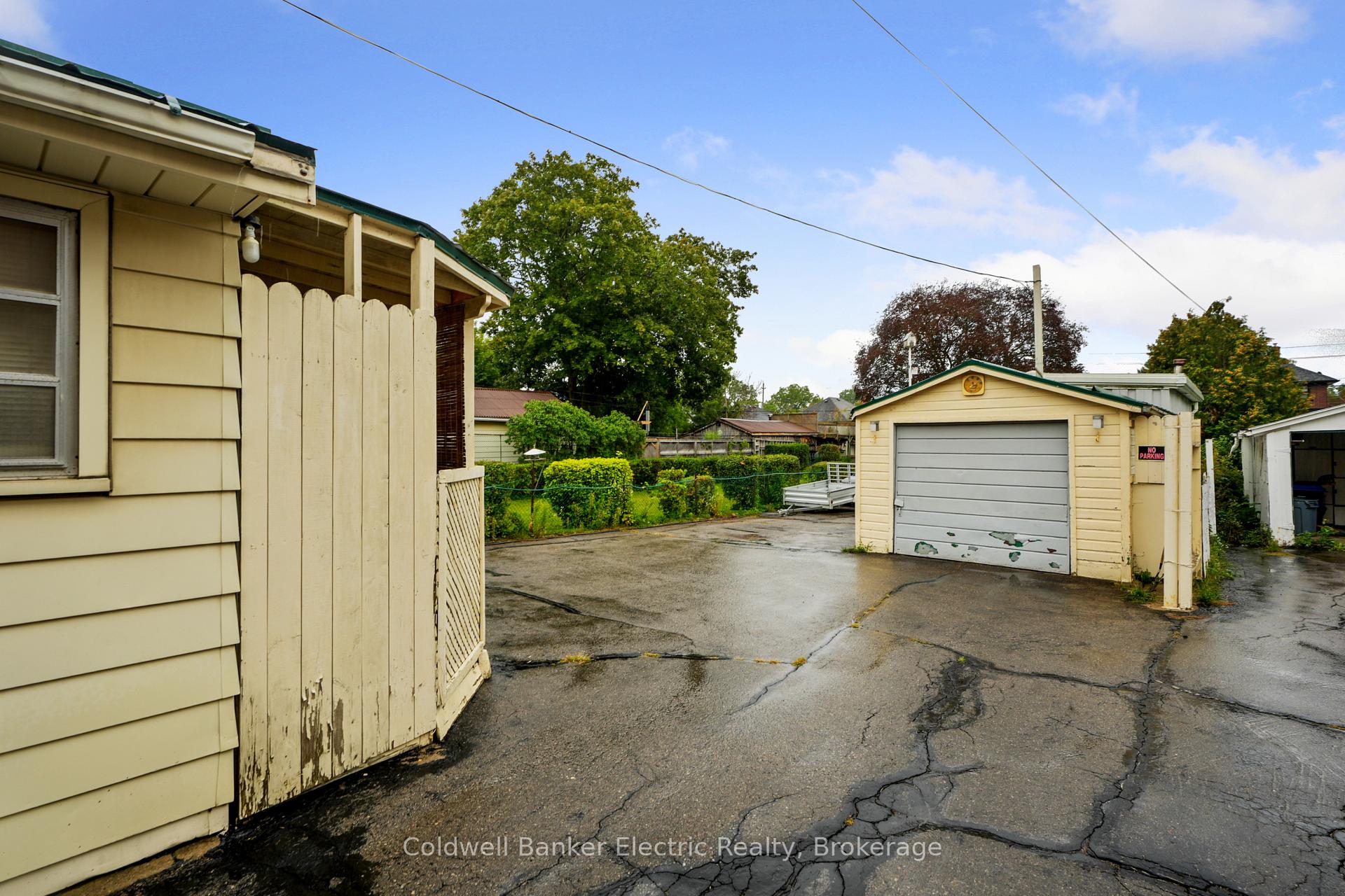 Photo 26 of 553 Chamberlain Street, Peterborough, Town Ward 3 — HOMEH