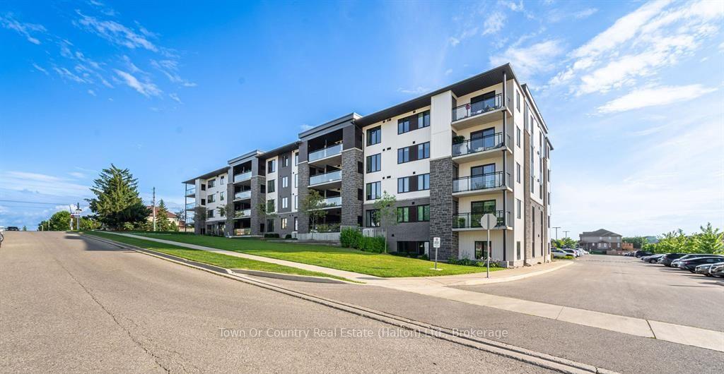 Photo 2 of Unit 104, 104 Summit Ridge Drive, Guelph, Grange Road — HOMEH