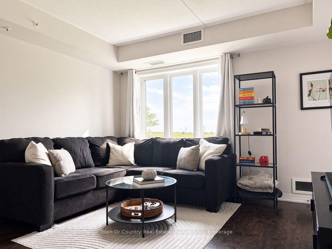 Photo 5 of Unit 104, 104 Summit Ridge Drive, Guelph, Grange Road — HOMEH