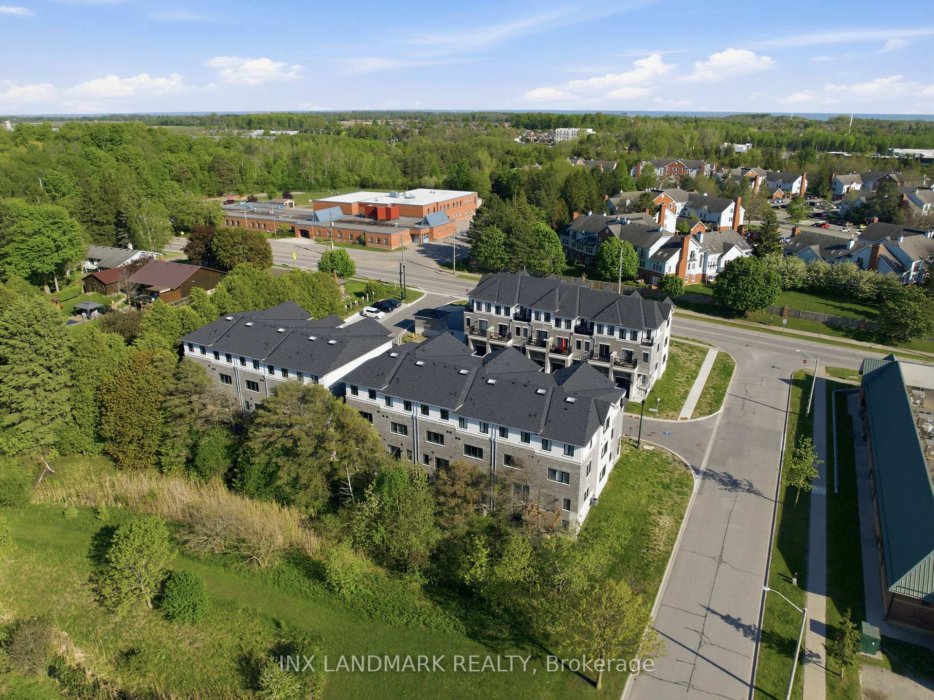 Photo 4 of 30 Gerry Henry Lane, Clarington, Courtice — HOMEH