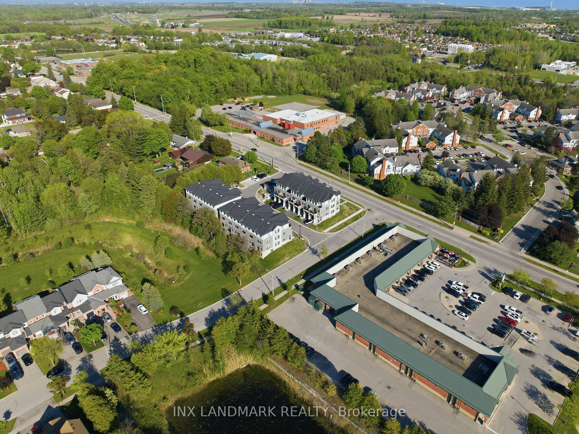 Photo 7 of 30 Gerry Henry Lane, Clarington, Courtice — HOMEH