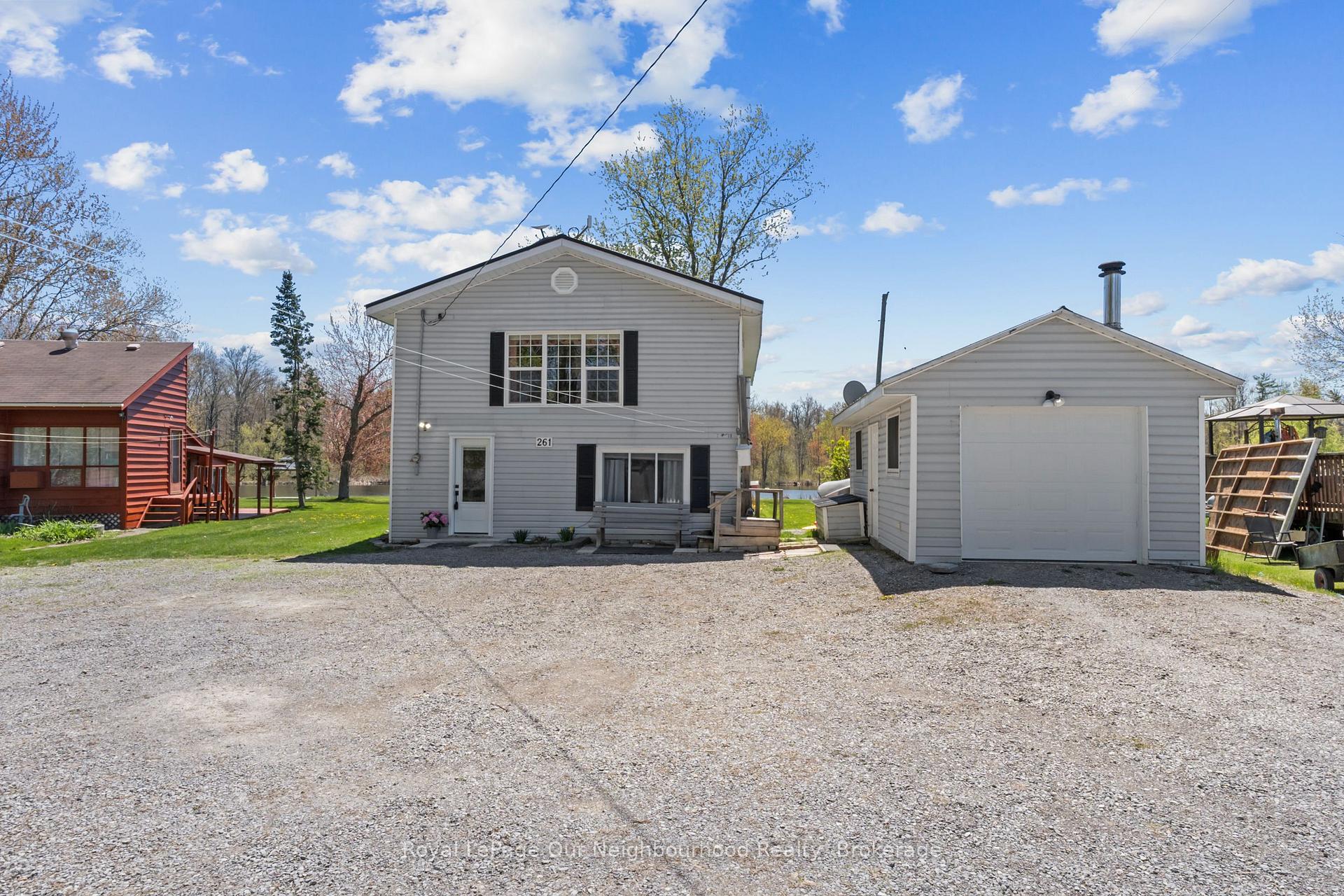 Photo of 261 River Road E