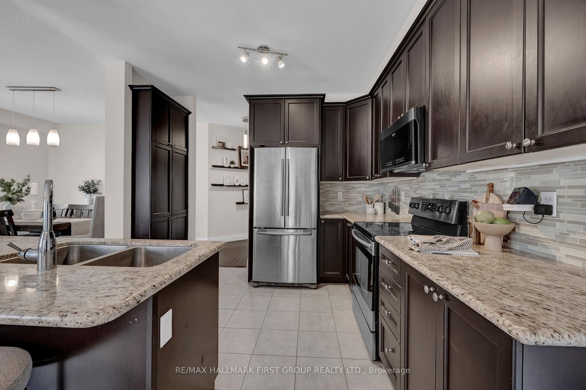 Photo 11 of 122 Buttonshaw Street, Clarington, Bowmanville — HOMEH