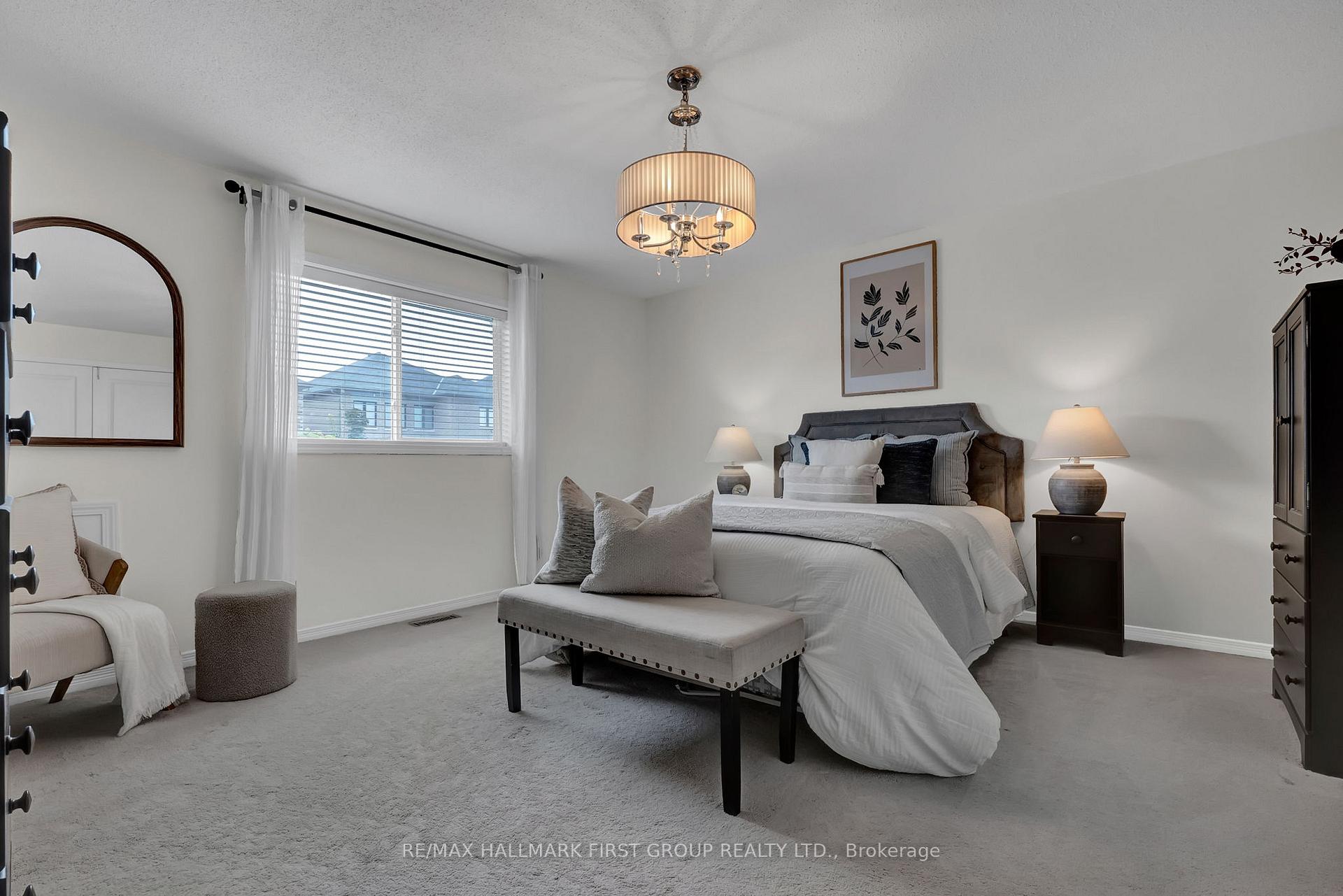 Photo 16 of 122 Buttonshaw Street, Clarington, Bowmanville — HOMEH