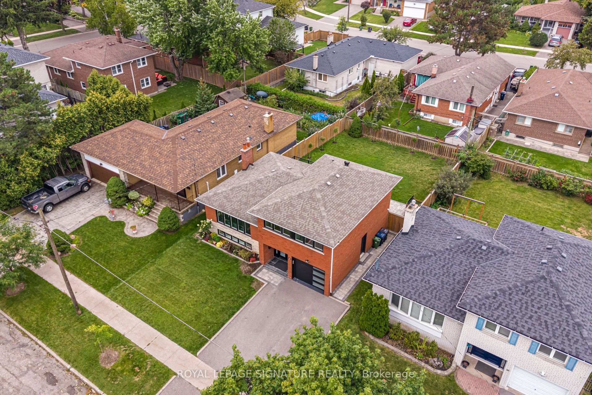 Photo 3 of 68 Stapleton Drive, Etobicoke, Kingsview Village-The Westway — HOMEH