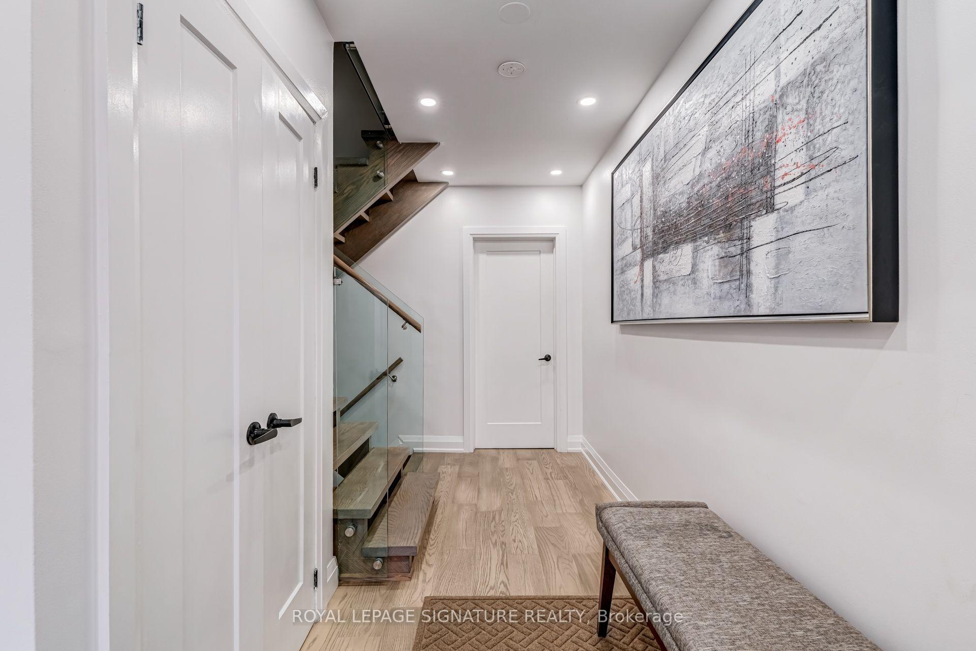 Photo 4 of 68 Stapleton Drive, Etobicoke, Kingsview Village-The Westway — HOMEH