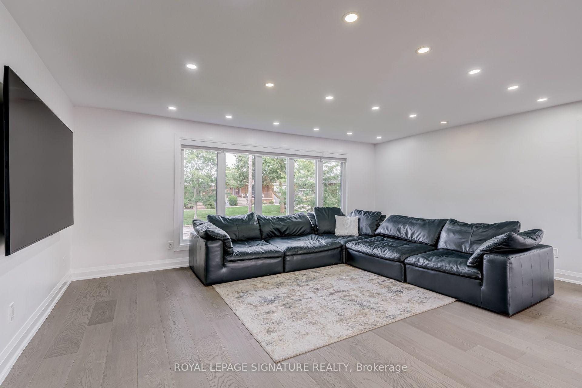 Photo 7 of 68 Stapleton Drive, Etobicoke, Kingsview Village-The Westway — HOMEH