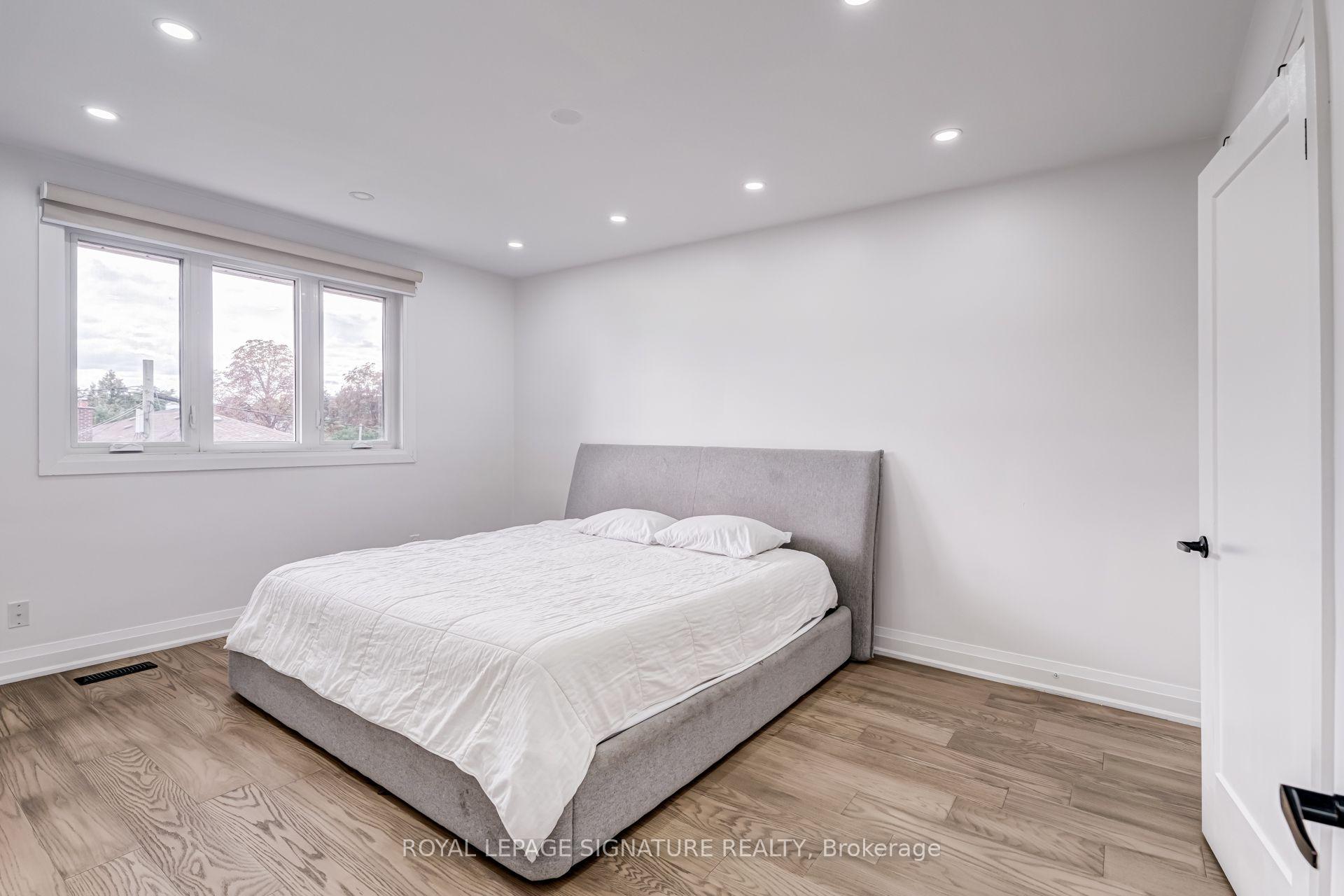 Photo 16 of 68 Stapleton Drive, Etobicoke, Kingsview Village-The Westway — HOMEH