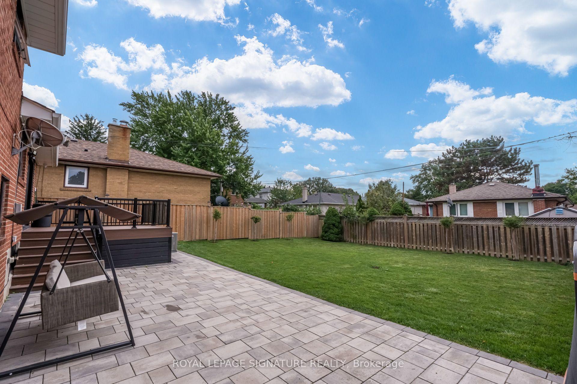 Photo 25 of 68 Stapleton Drive, Etobicoke, Kingsview Village-The Westway — HOMEH