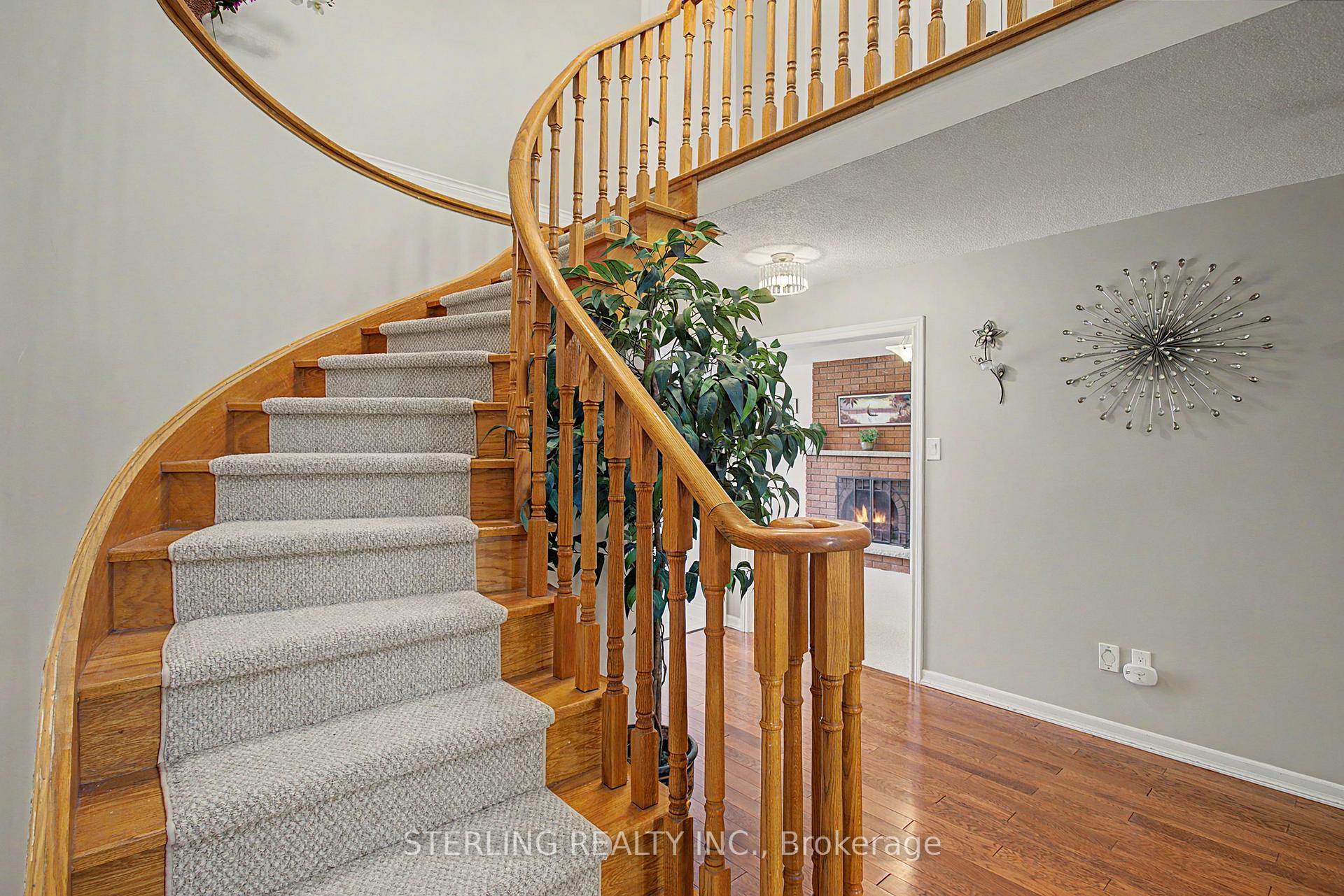 Photo 5 of 72 Sunforest Drive, Brampton, Heart Lake West — HOMEH