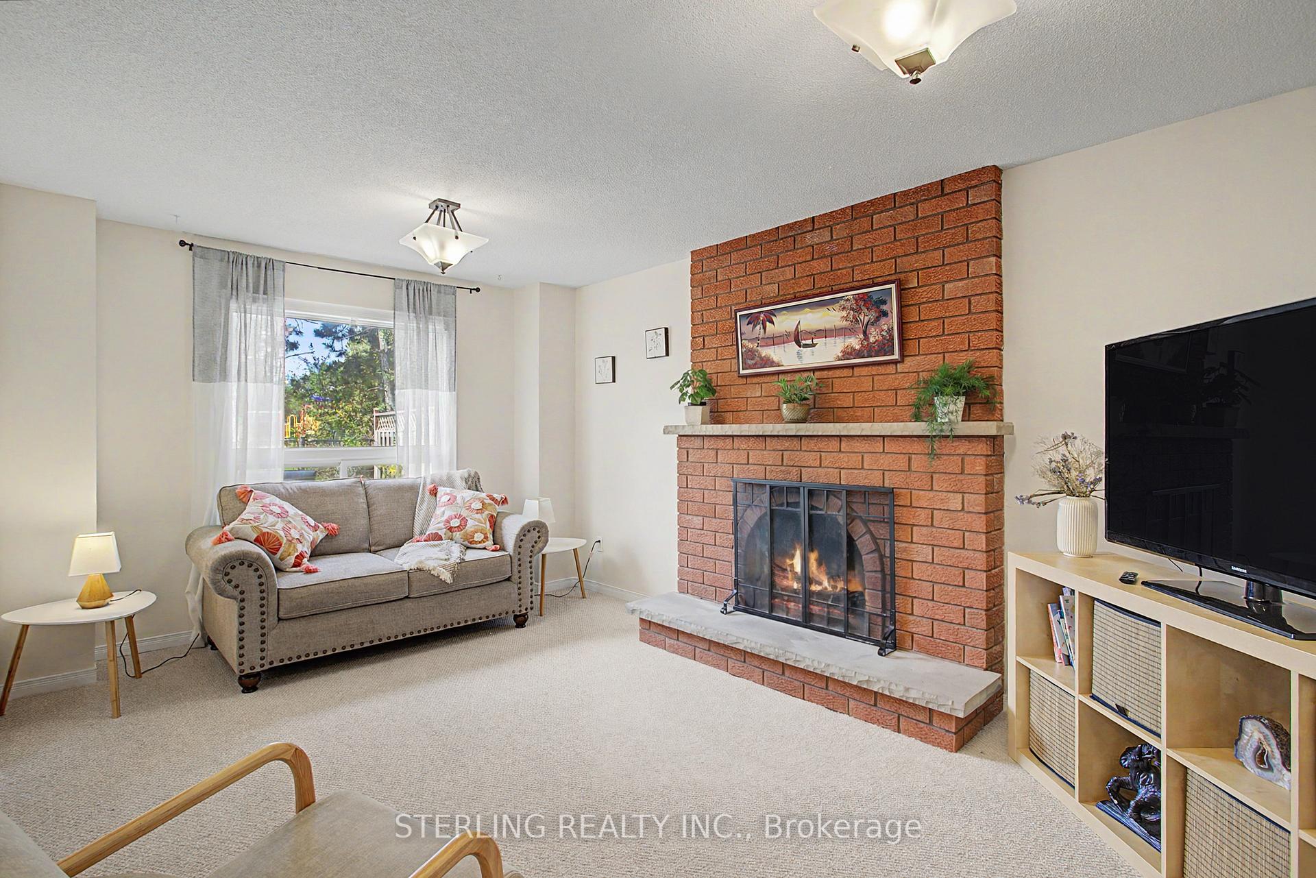 Photo 6 of 72 Sunforest Drive, Brampton, Heart Lake West — HOMEH