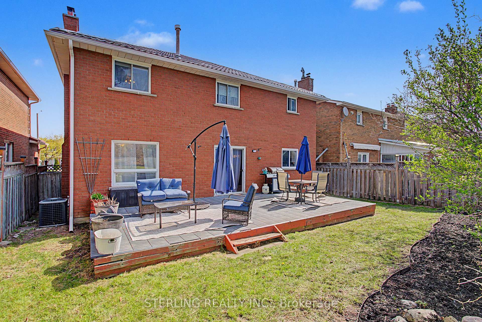 Photo 8 of 72 Sunforest Drive, Brampton, Heart Lake West — HOMEH