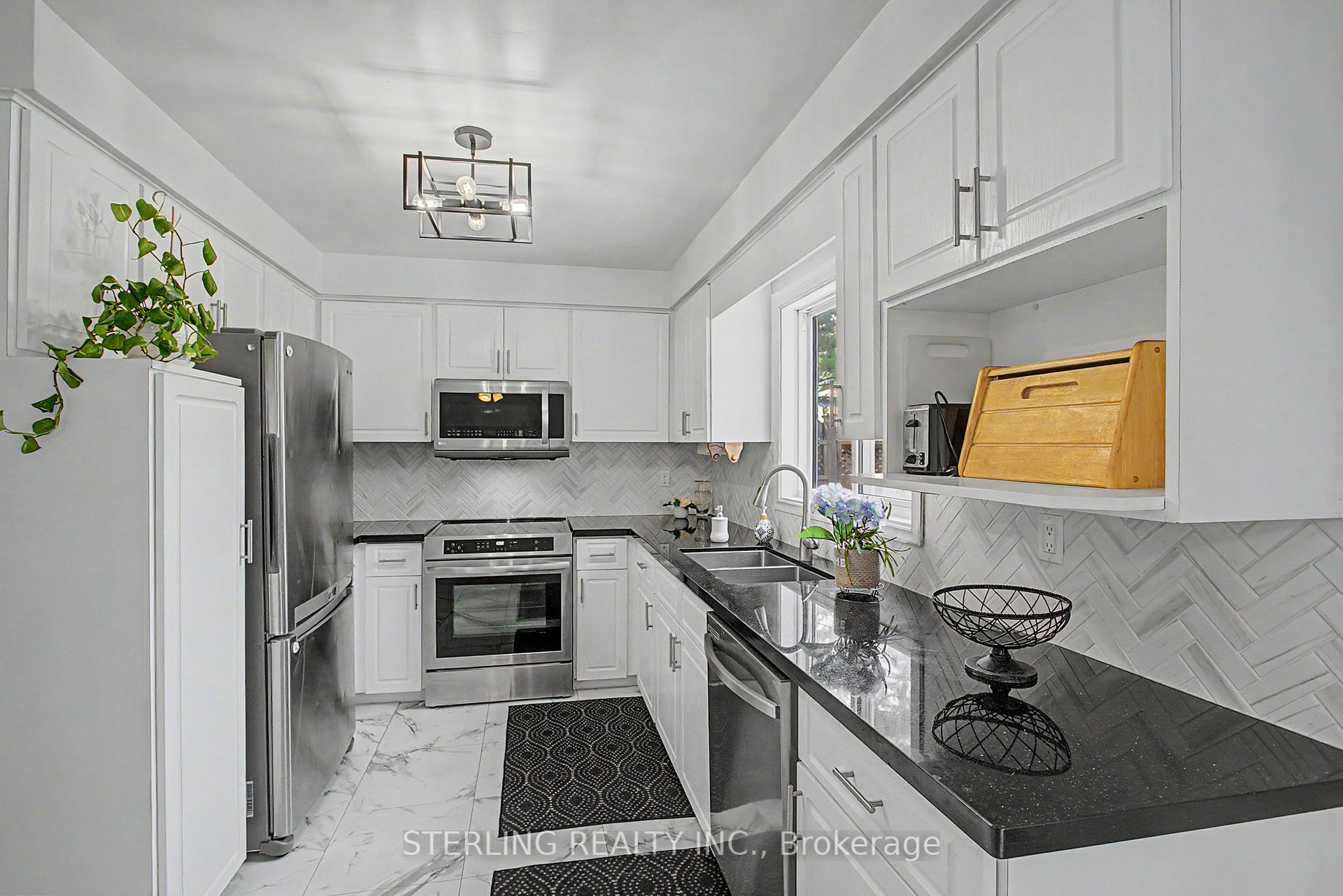 Photo 9 of 72 Sunforest Drive, Brampton, Heart Lake West — HOMEH